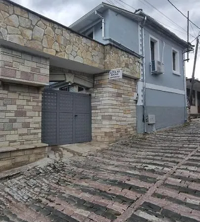 Apartment Loykas *