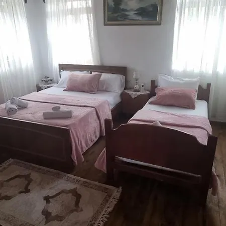 Loykas Apartment *